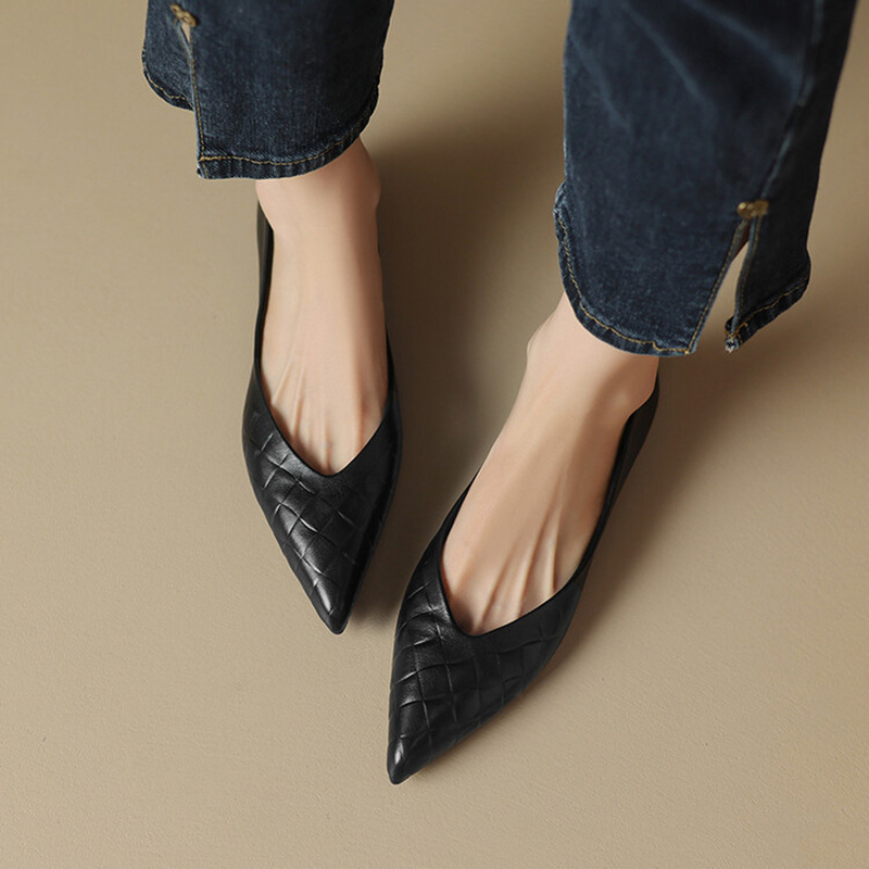 Vintage Pointed Toe Loafer with Woven Detail – Slip-On Mule Flat Shoe for Women