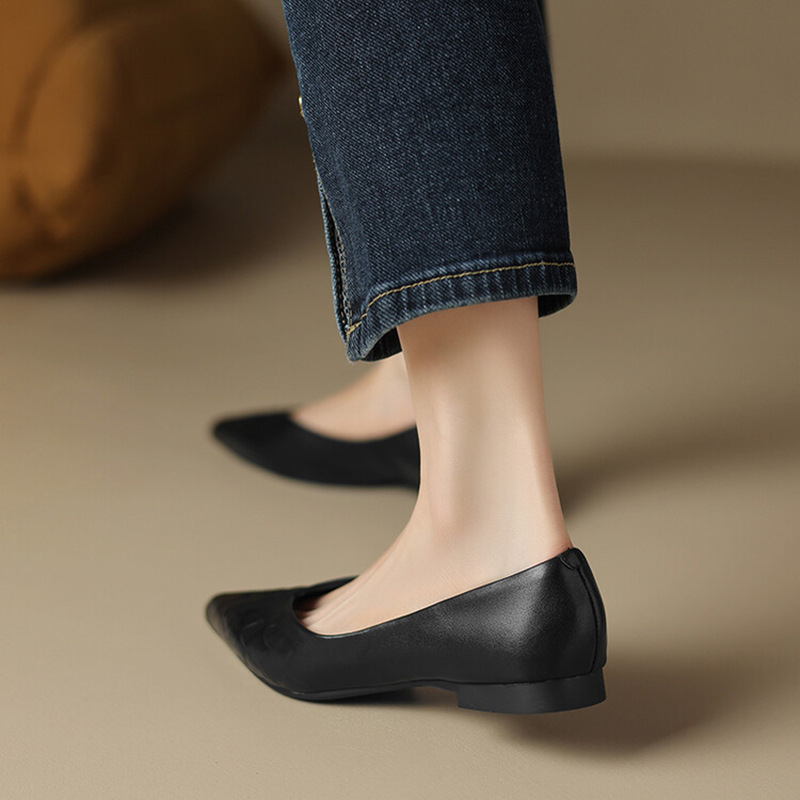 Vintage Pointed Toe Loafer with Woven Detail – Slip-On Mule Flat Shoe for Women