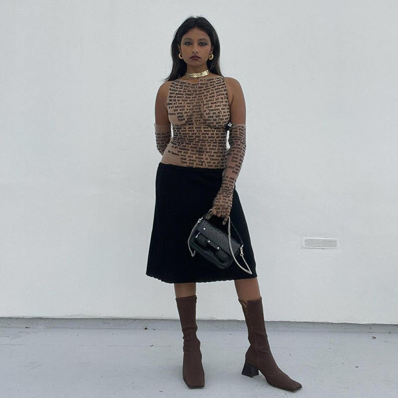 Fashion Round Neck Sleeveless Mesh Crop Top with Letter Print – Trendy Girlie Graphic Tee 2025 Summer New Arrival