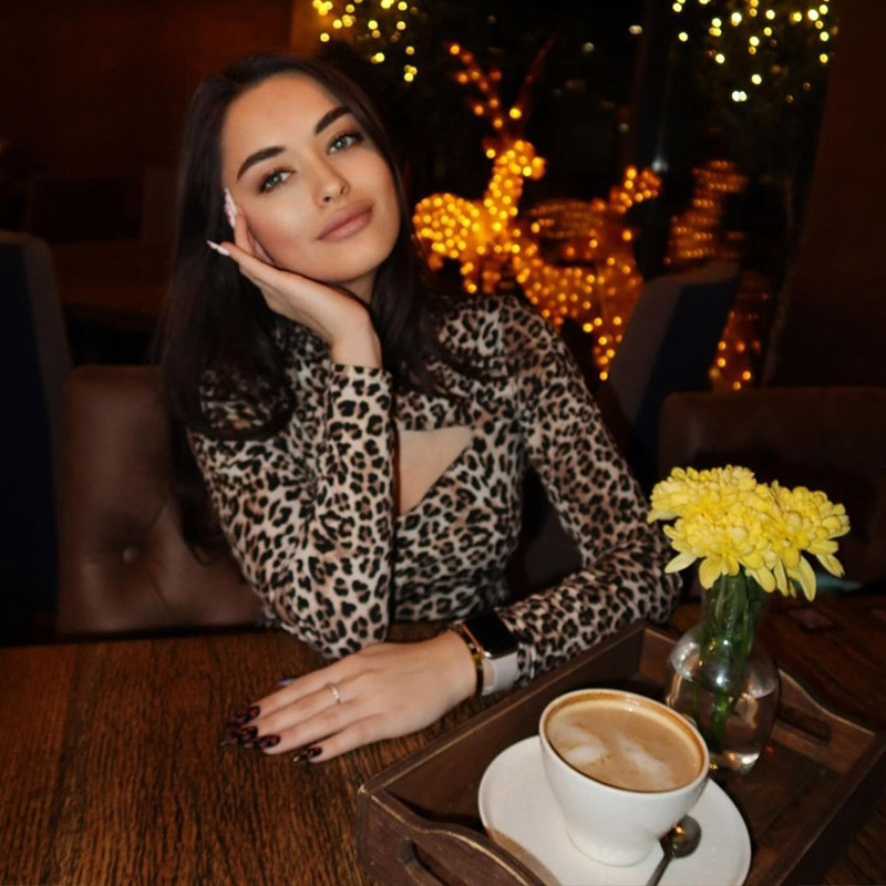 Wild Leopard Print Half Turtleneck Long Sleeve Crop Top with Cutouts – Sexy & Trendy