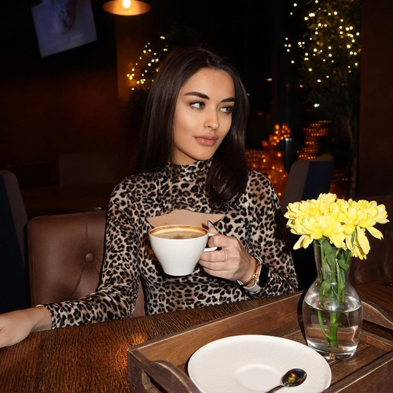 Wild Leopard Print Half Turtleneck Long Sleeve Crop Top with Cutouts – Sexy & Trendy