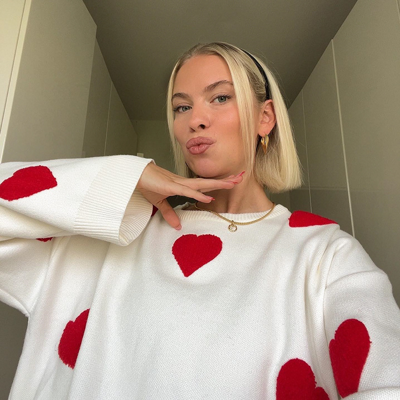 Sweet Heart Embroidery Round Neck Long Sleeve Pullover Sweater