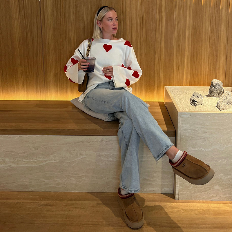 Sweet Heart Embroidery Round Neck Long Sleeve Pullover Sweater