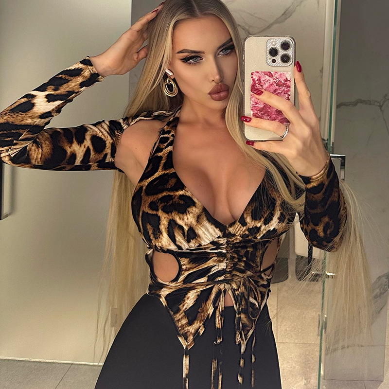 V-Neck Cutout Halter Sleeve Ruched Leopard Print Top – Trendy Streetwear Crop Top for Women