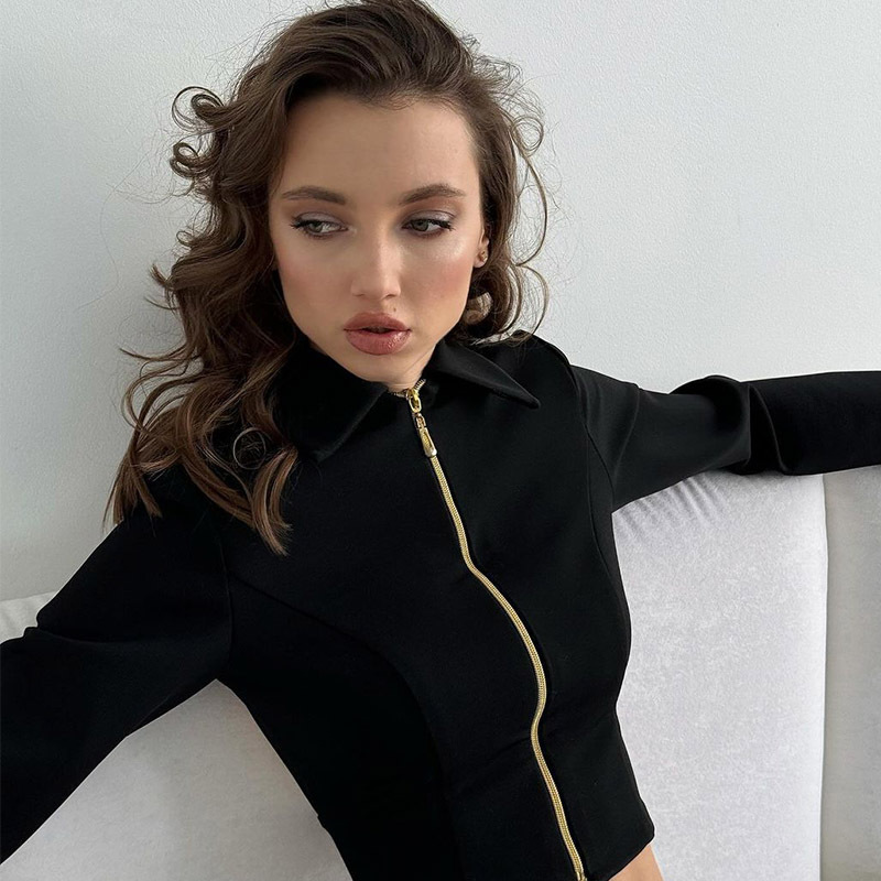 American Girlie Style Long Sleeve Zip-Up Crop Top with Open Back – Sexy and Slimming