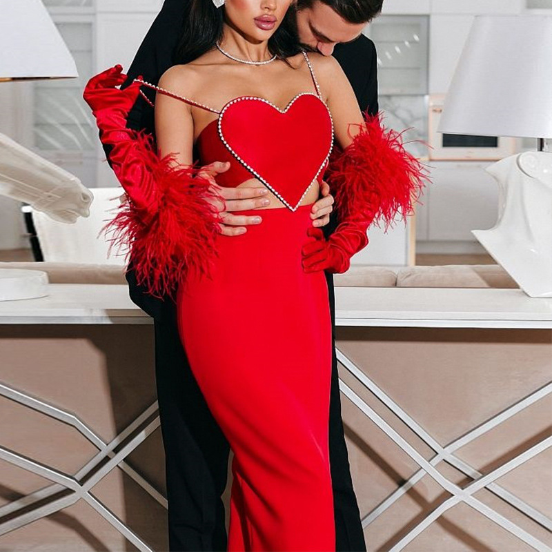 Sexy Heart Crystal Halter Crop Top – Flirty & Sparkly Tube Top