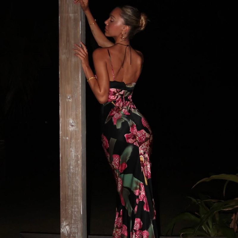 Elegant V-Neck Spaghetti Strap Slimming Long Dress with Vintage Print – Royal Palace Style Formal Gown