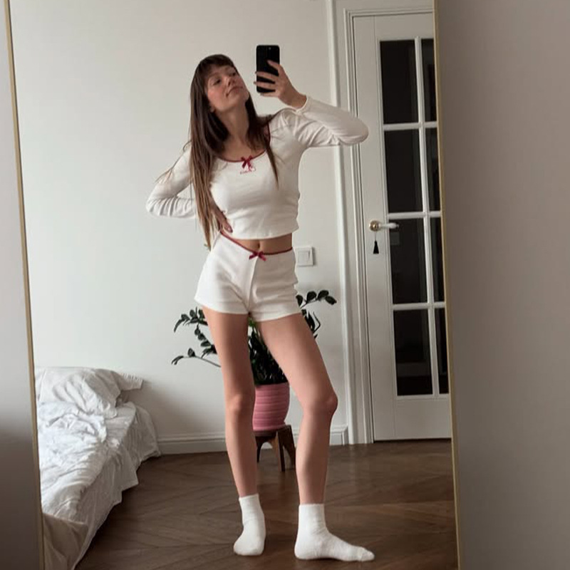 Bow Tie Contrast Color Square Neck Long Sleeve Crop Top and Shorts Set – Cute Yet Seductive Outfit for Everyday, Date & Party