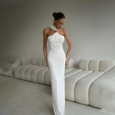 Elegant A-Line Floor-Length Halter Neck Backless Solid Color Evening Gown – Sophisticated & Glamorous Dress for Wedding, Gala & Red Carpet 01