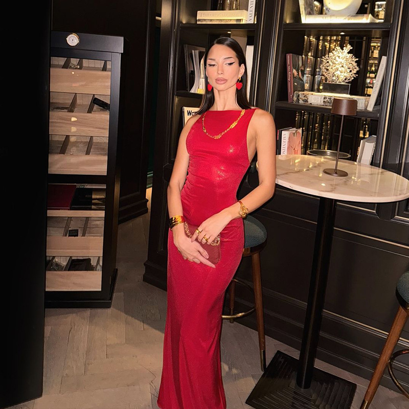 Elegant Sleeveless Long Dress – Fitted Sexy Open-Back Evening Gown for Wedding, Gala & Party Wear