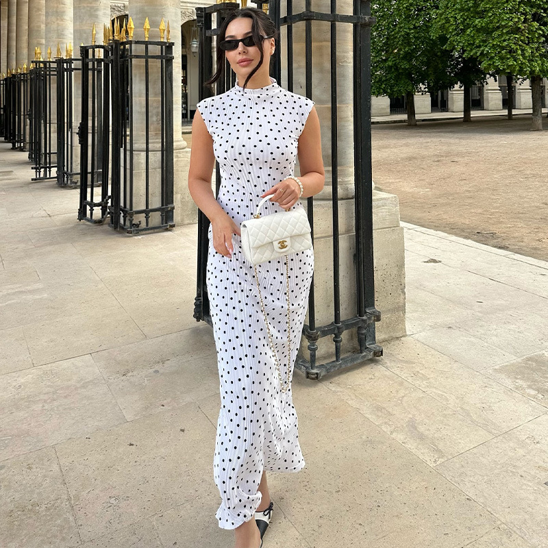 French-Chinoiserie Polka Dot Fit-and-Flare Dress – Round Neck Sleeveless Qipao-Inspired Mini for Tea Party & Date