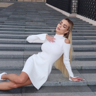 Mock Neck Off-Shoulder Long Sleeve Solid Color Bodycon Dress 02