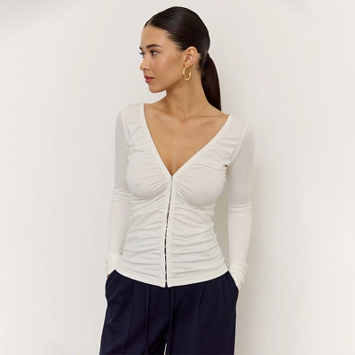 Solid Color Elegant V-Neck Fitted Tee – Professional Workwear Top for Women 02