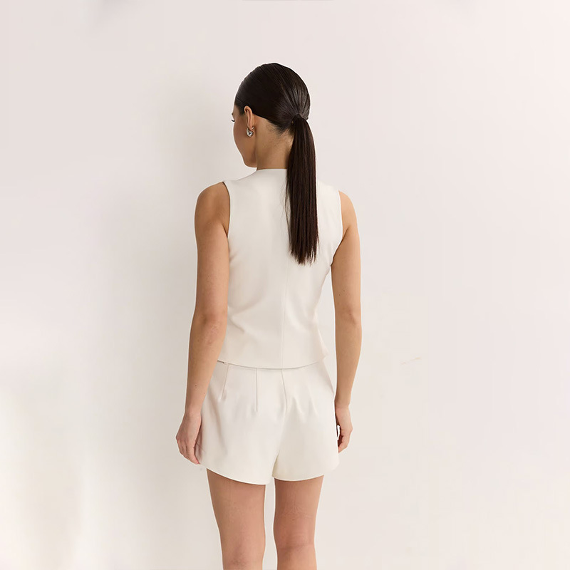 Round Neck Sleeveless Button-Up Vest Top – Minimalist Eastern-Inspired Solid Color Tunic for Women