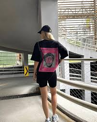 Designsoo Unisex Abstract Art Print Round Neck T-Shirt with Back Design review Chloe Davis