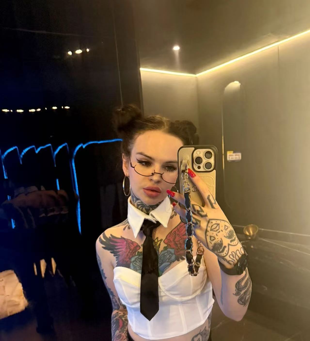 Women's Wild Leopard Print Halter Crop Top with Fishbone Corset & Tie-Front Design – Sweet Temptation Bralette review Emily Johnson