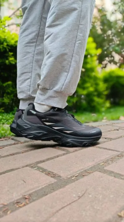 Hunt (Black) review Michael 00