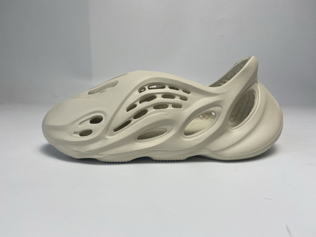 adidas Yeezy Foam Runner Sand FY4567 