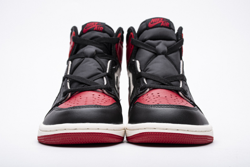 Yes Sneaker Air Jordan 1 Retro High Bred Toe 555088-610
