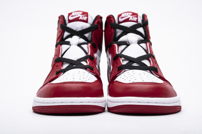 Yes Sneaker Air Jordan 1 Retro Chicago (2015) 555088-101