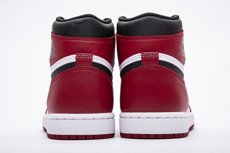 Yes Sneaker Air Jordan 1 Retro Chicago (2015) 555088-101