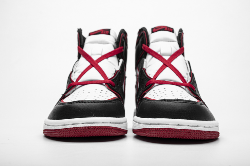 Yes Sneaker Air Jordan 1 Retro High Bloodline 555088-062