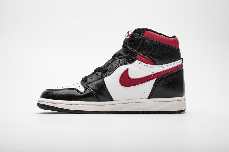 Yes Sneaker Air Jordan 1 Retro High Black Gym Red 555088-061