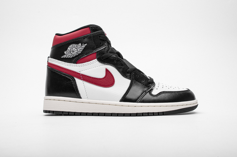 Yes Sneaker Air Jordan 1 Retro High Black Gym Red 555088-061