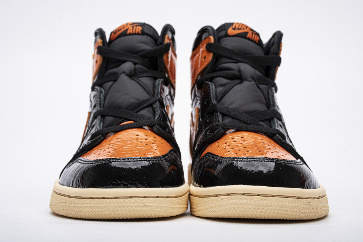 Yes Sneaker Air  Jordan 1 Retro High Shattered Backboard 3.0 555088-028