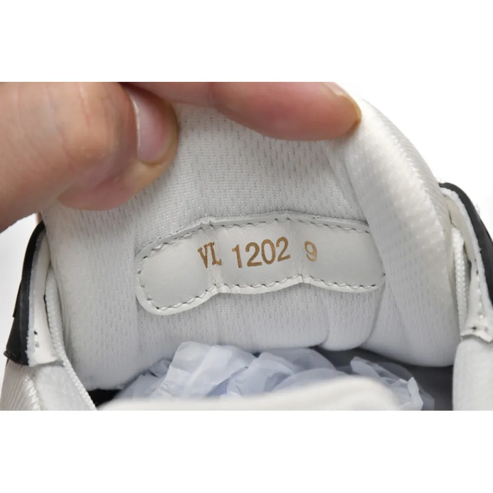 VL1202   LOUIS VUITTON Trainer Black And White Cloth Cover 
