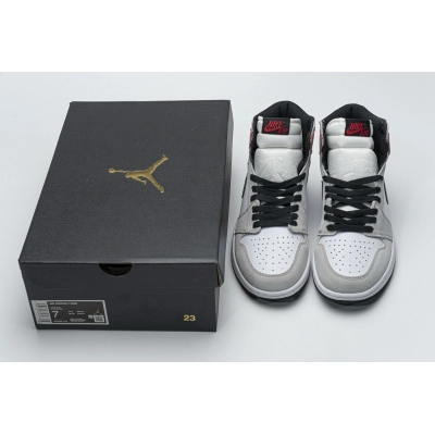 Air Jordan 1 Retro High Light Smoke Grey 555088-126 02