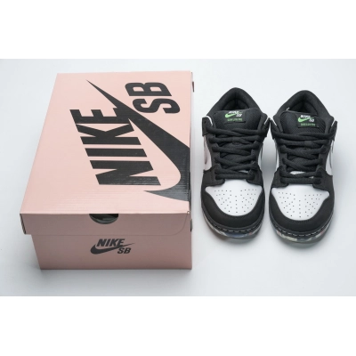 Nike Dunk SB Low Staple Panda Pigeon BV1310-013 02