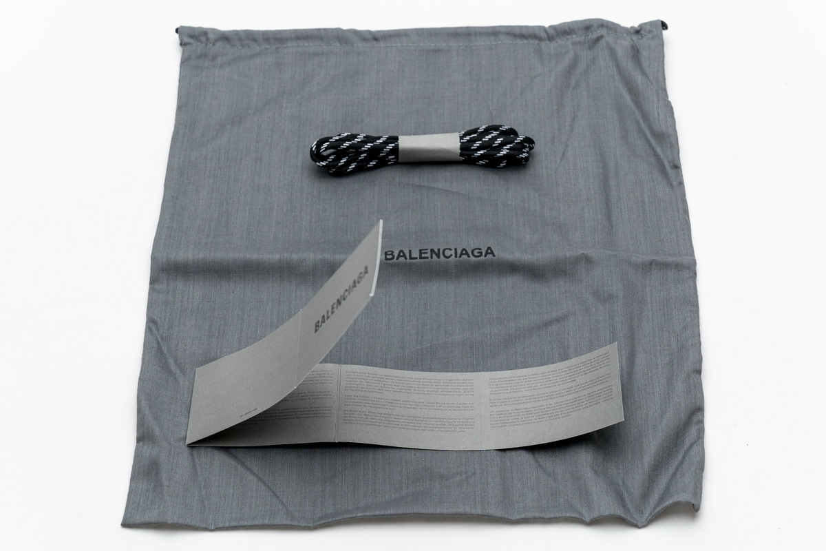 Coco Shoes Balenciaga Triple S Black White Red 483513 W06E1 1000 - Cocoshoesvip.net