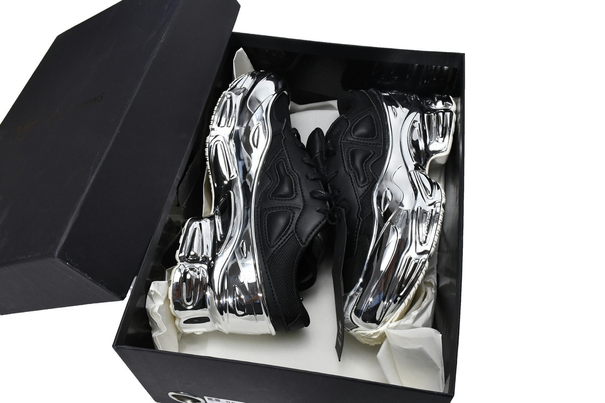 Coco Shoes adidas Ozweego Raf Simons Core Black Silver Metallic EE7944 - Cocoshoesvip.net