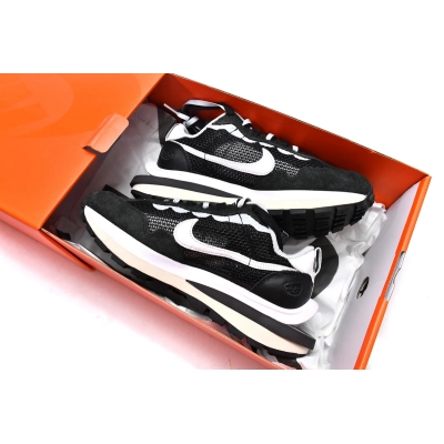Sacai x Nike Pegasua Vaporfly Black White CV1363-001 02