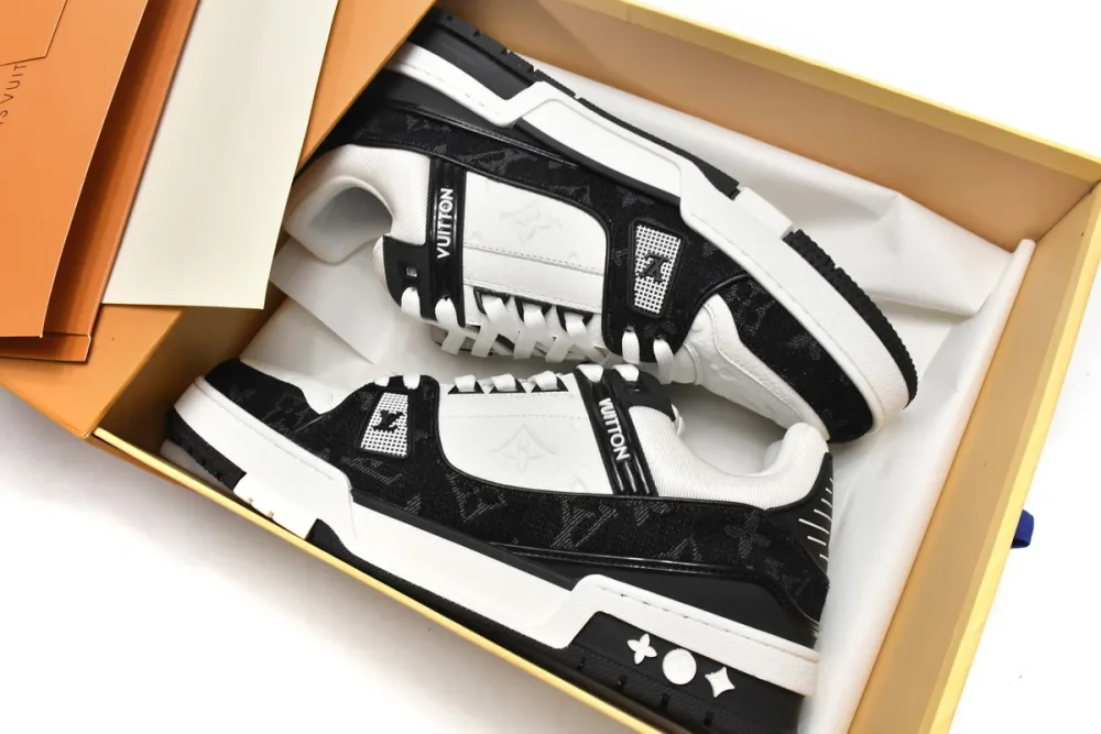 Coco Shoes Louis Vuitton Trainer Black and White Cloth Cover VL1202 - Cocoshoesvip.net