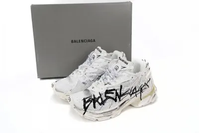 Balenciaga Runner Graffiti White 677403W3RBQ9010 02