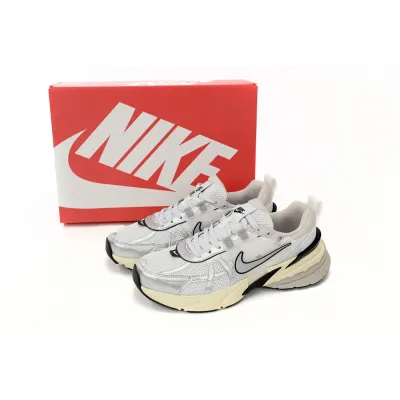Nike V2K Run Summit White Metallic Silver FD0736-100 02
