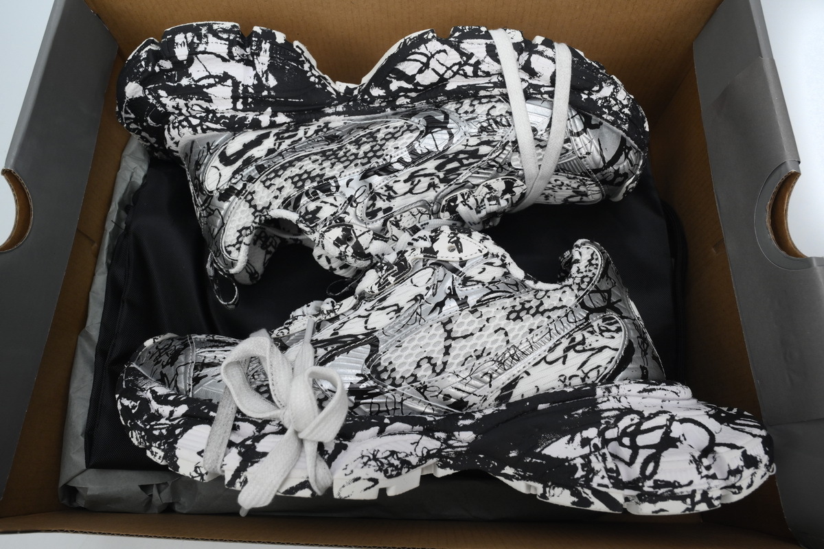 Coco Shoes Balenciaga 3XL Sneaker in White Graffiti 734731 W3XDC 0135 - Cocoshoesvip.net