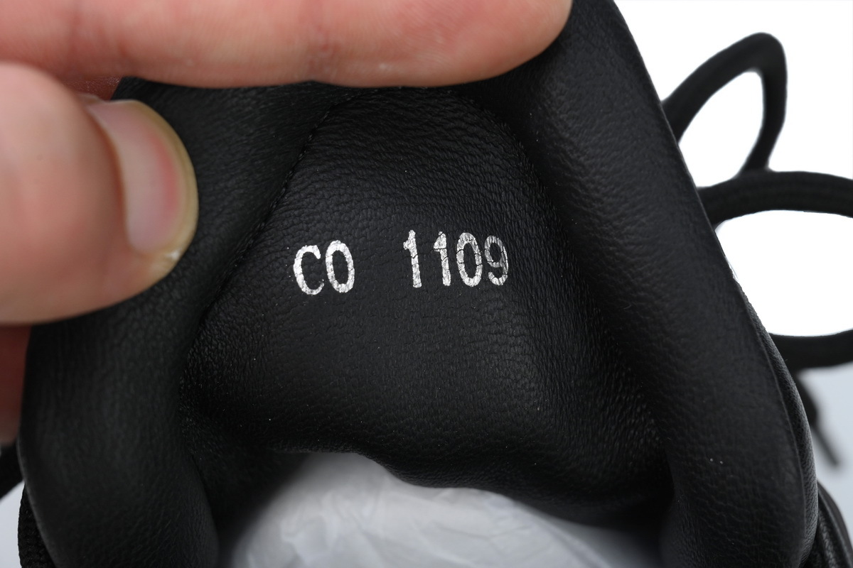 Coco Shoes Louis Vuitton Archlight Sneakers 1A43L9 - Cocoshoesvip.net