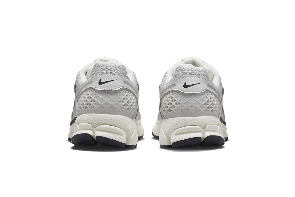 Coco Shoes Nike Zoom Vomero 5 Photon Dust Metallic Silver FD0884-025 - Cocoshoesvip.net