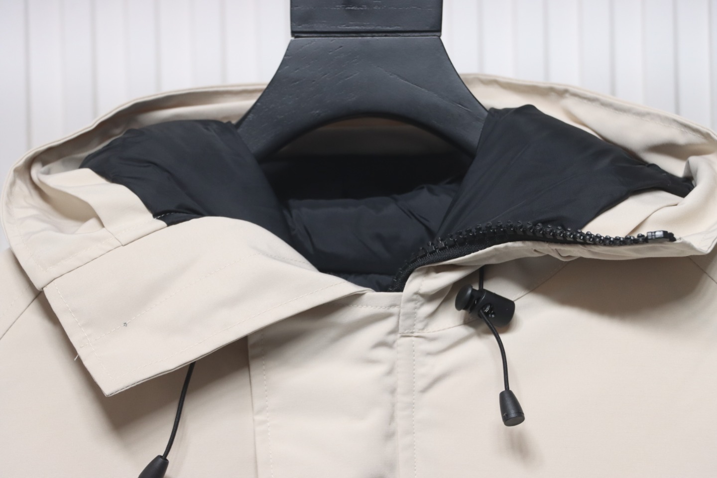 Coco Shoes Canada Goose Chilliwack Hooded Bomber Jacket White - Cocoshoesvip.net