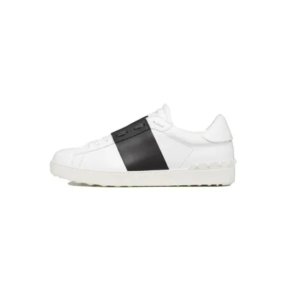 Valentino Garavani Rockstud Untitled sneaker in calfskin leather with tonal studs UY2S0830BLUA01 01