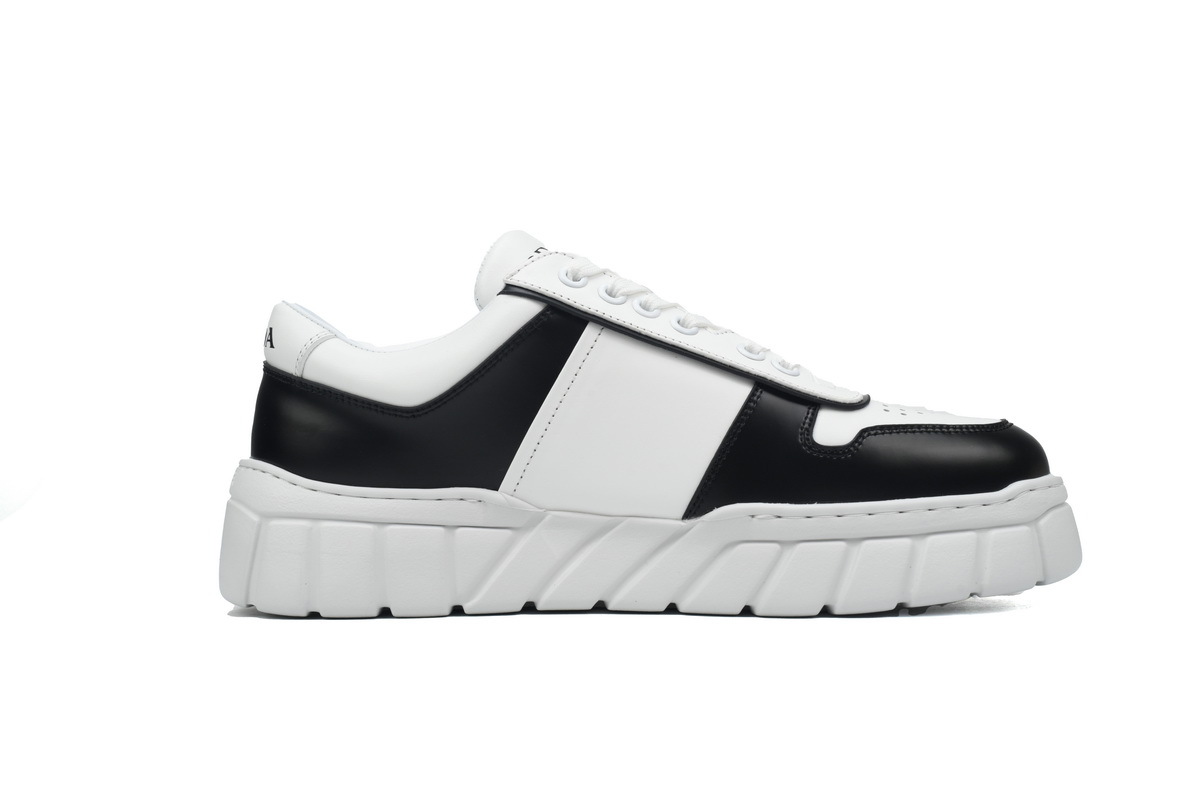 Prada Sneakers Sawtooth Black and White
