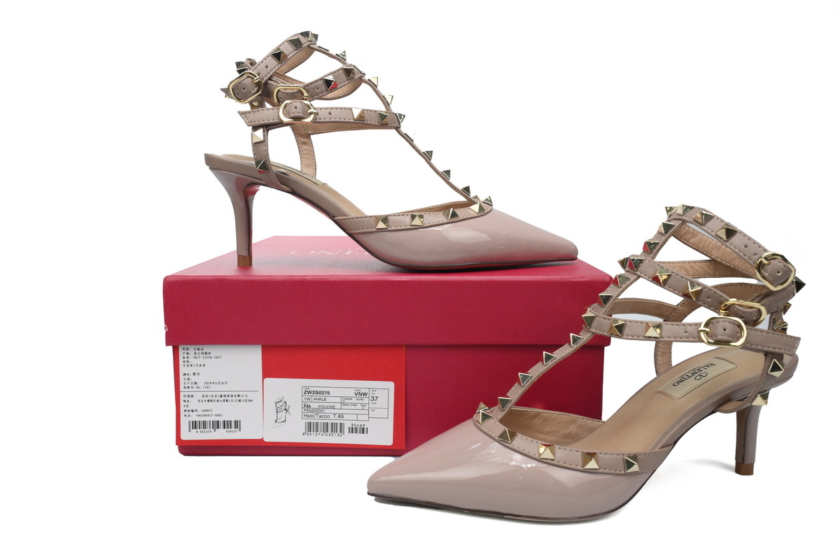 Coco Shoes Valentino Garavani Rockstud Patent Leather Studded Pump Beige