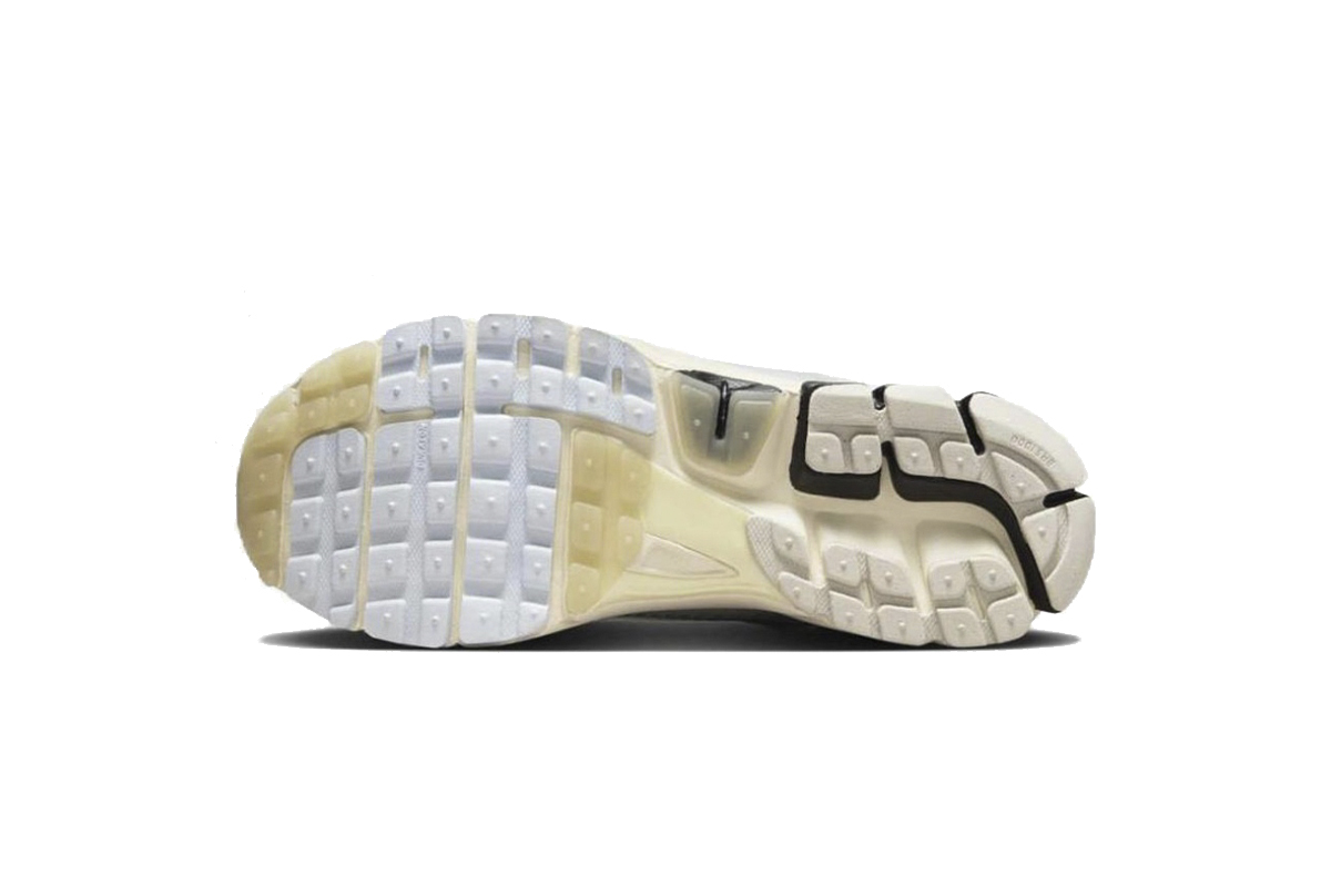 Nike Zoom Vomero 5 Supersonic FN7649-110