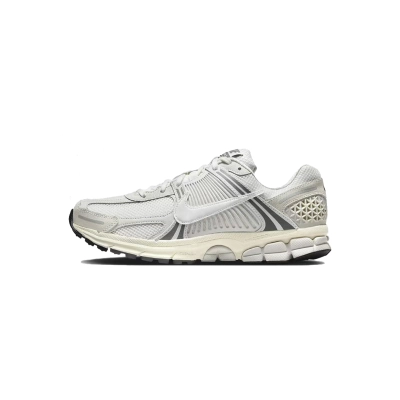 Nike Zoom Vomero 5 Platinum Tint HF0731-007 01