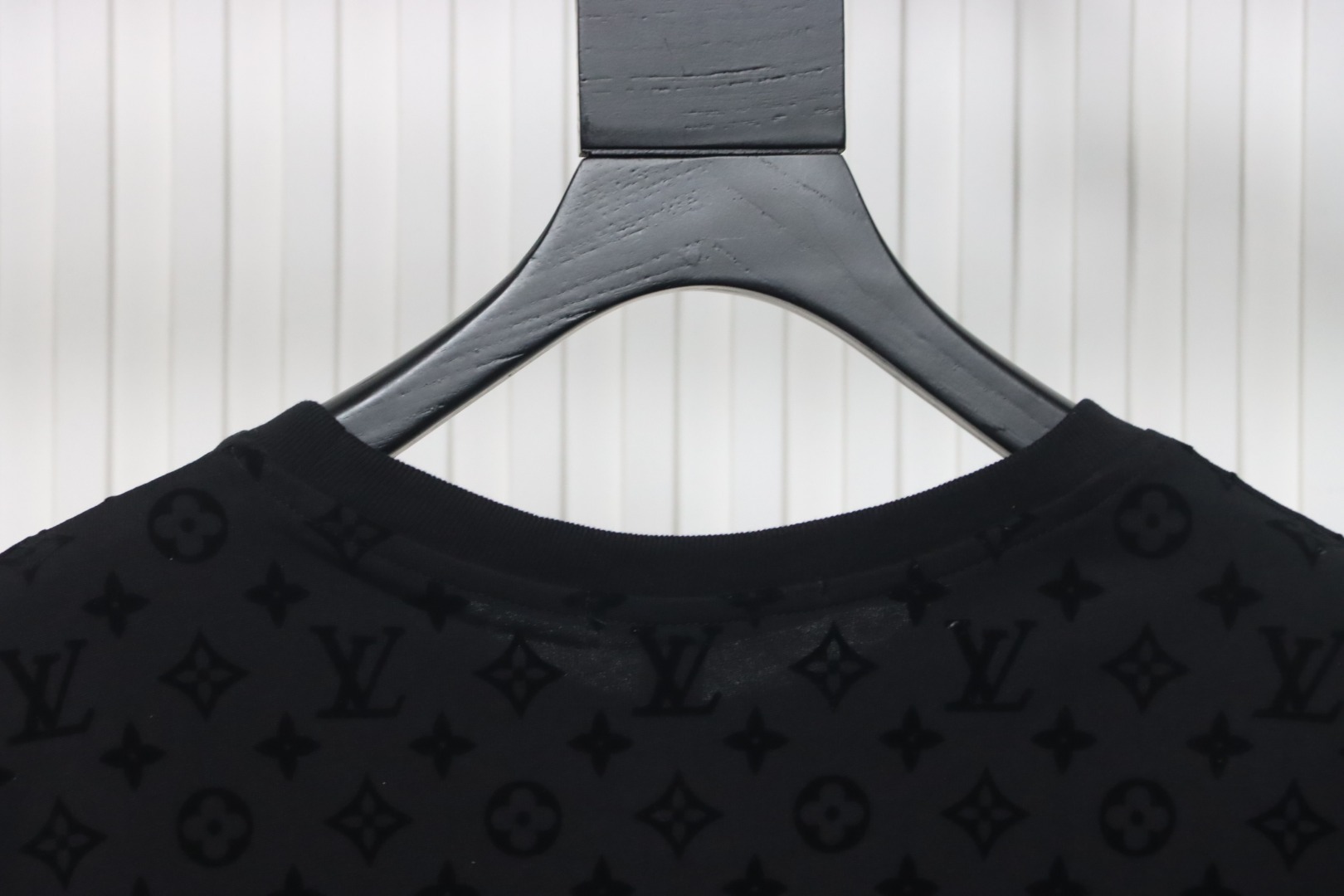 Louis Vuitton Graphic Jacquard Short-Sleeved Crewneck 1AHCMV