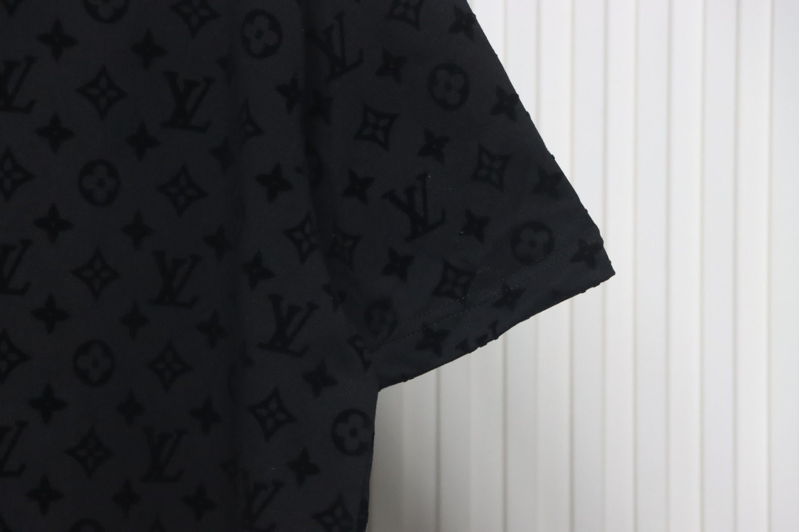 Louis Vuitton Graphic Jacquard Short-Sleeved Crewneck 1AHCMV