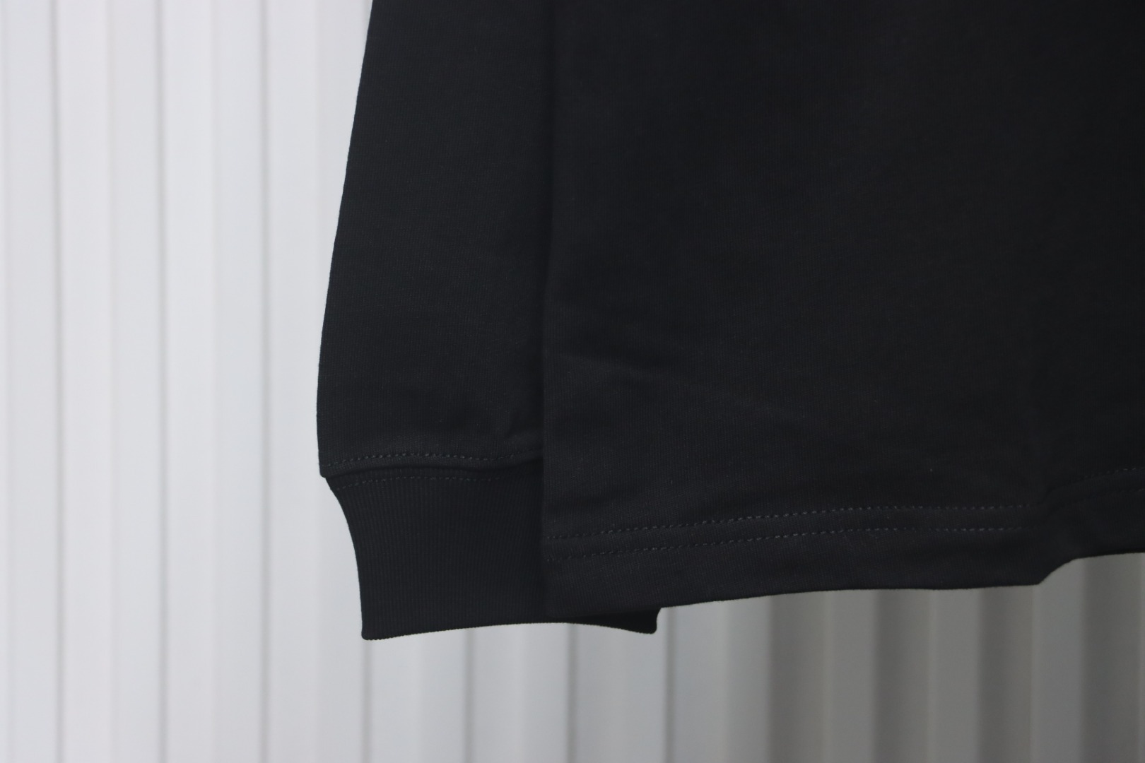 Bottega Veneta Loose Long Sleeve T-shirt With Horizontal Seams On The Back Black